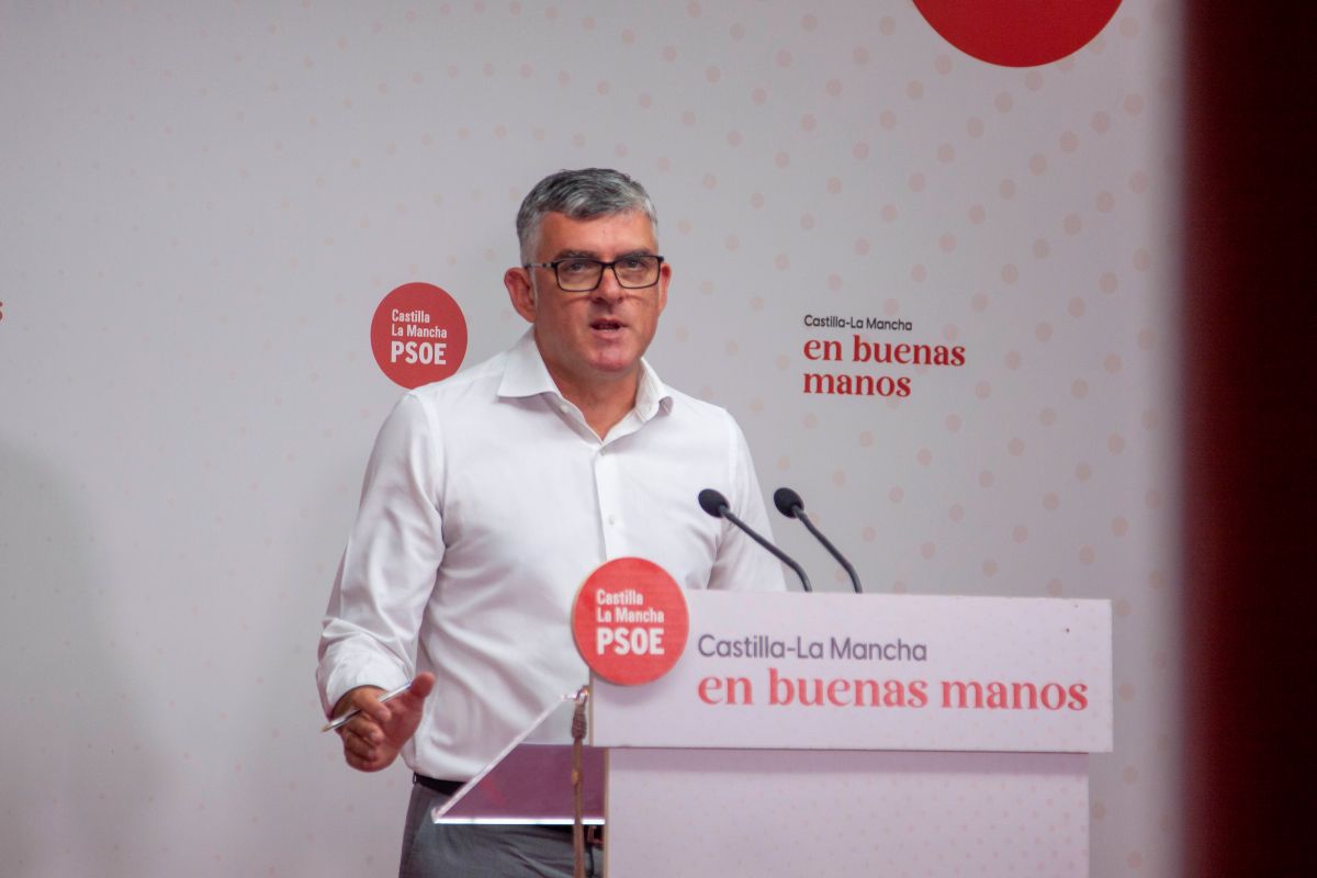 El presidente del grupo socialista en las Cortes regionales, Ángel Tomás Godoy.