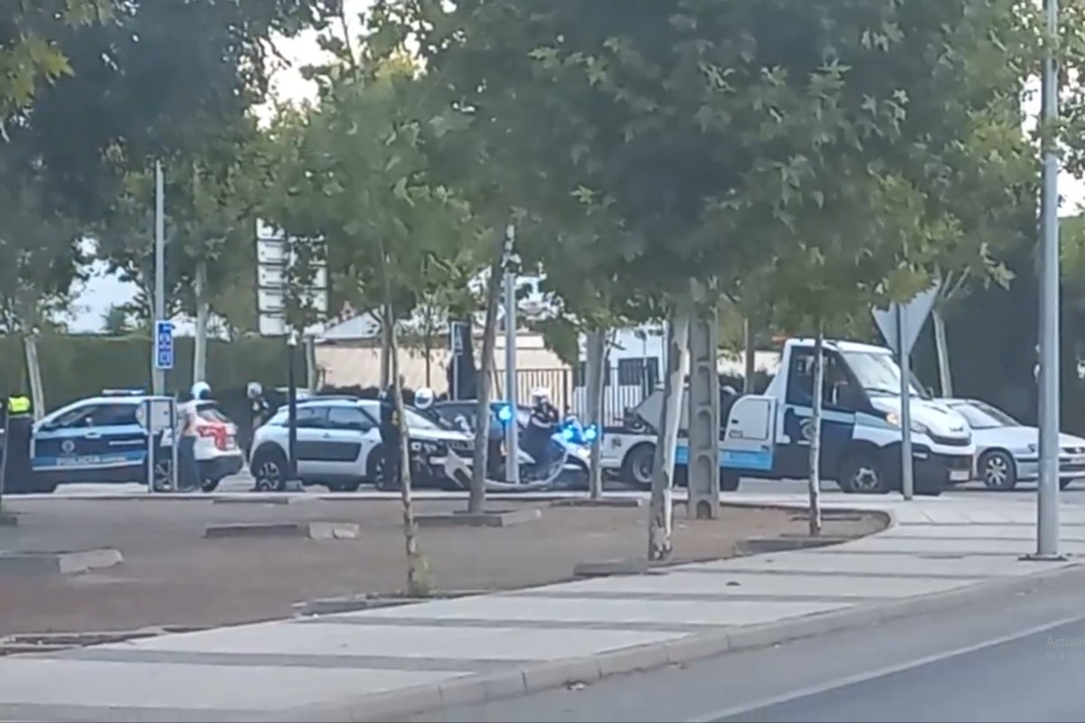 Aparatoso accidente de tráfico en la rotonda del Quijote Arena de Ciudad Real