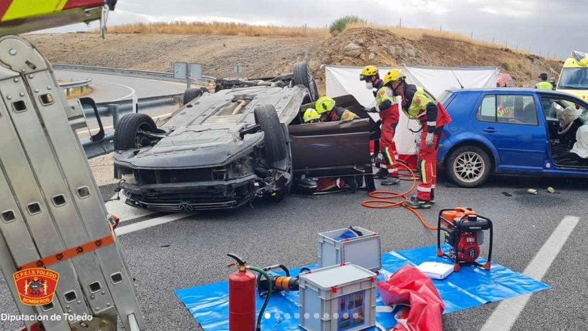 Un fallecido de 23 años y ocho heridos en un accidente de tráfico en la autovía de los Viñedos en Burguillos/Foto: @cpeistoledo