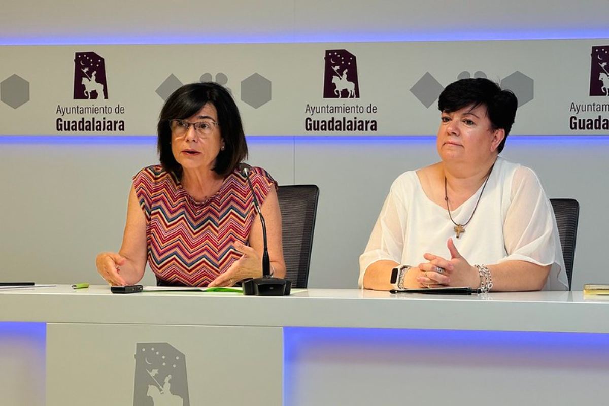 Isabel Nogueroles, cuarta Teniente de Alcalde de Guadalajara y Begoña García, concejala de Promoción Económica y Empleo de Guadalajara