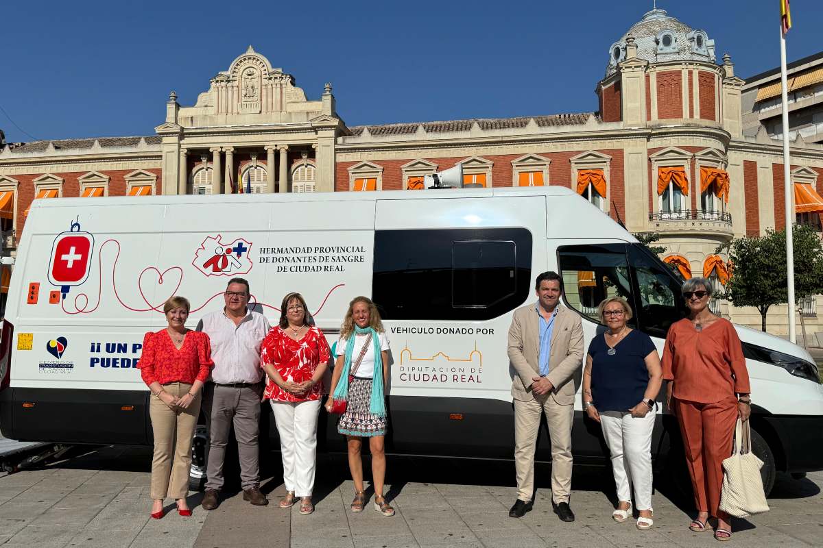 Nuevo furgón de la Hermandad de Donantes de Sangre de Ciudad Real