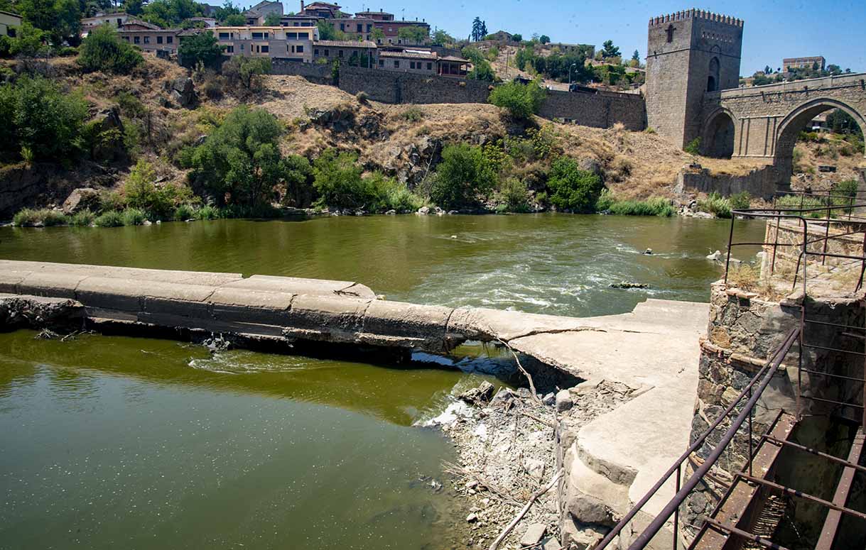 Azud de Santa Ana, en el Tajo, totalmente destrozado