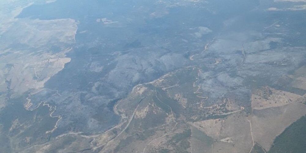 Aspecto del incendio de La Estella a primeras horas de la tarde. Foto: Infocam.