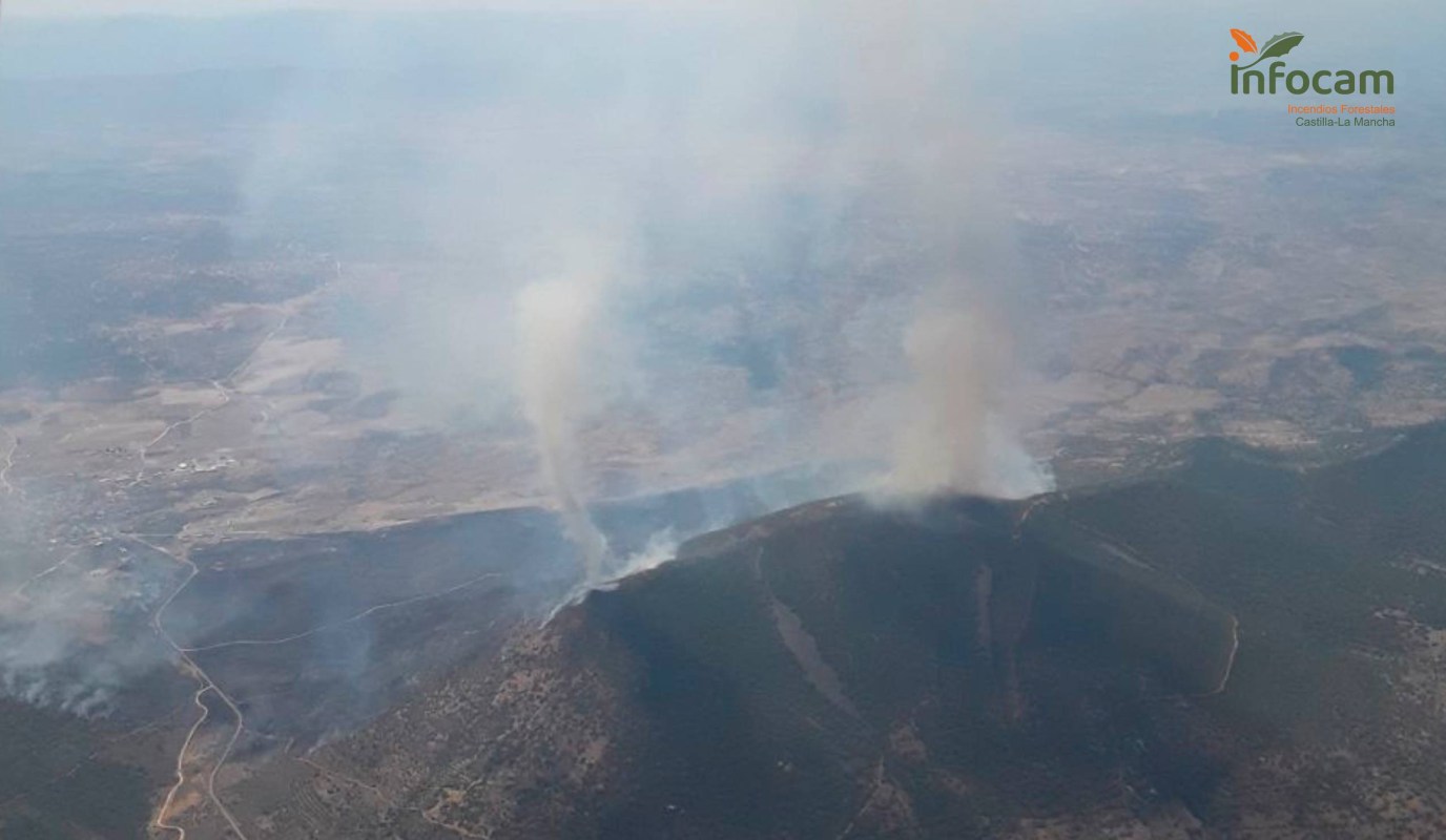 Foto del incendio de La Estrella a media tarde. Foto: Infocam.