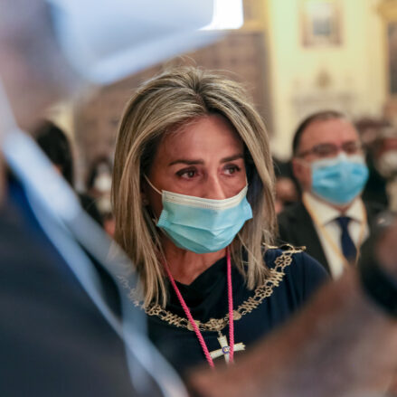 Milagros Tolón se emociona durante la procesión del Corpus en los años de pandemia.