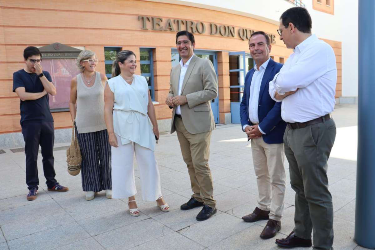 Visita de José Manuel Caballero al Teatro ‘Don Quijote’ de Consuegra (Toledo).