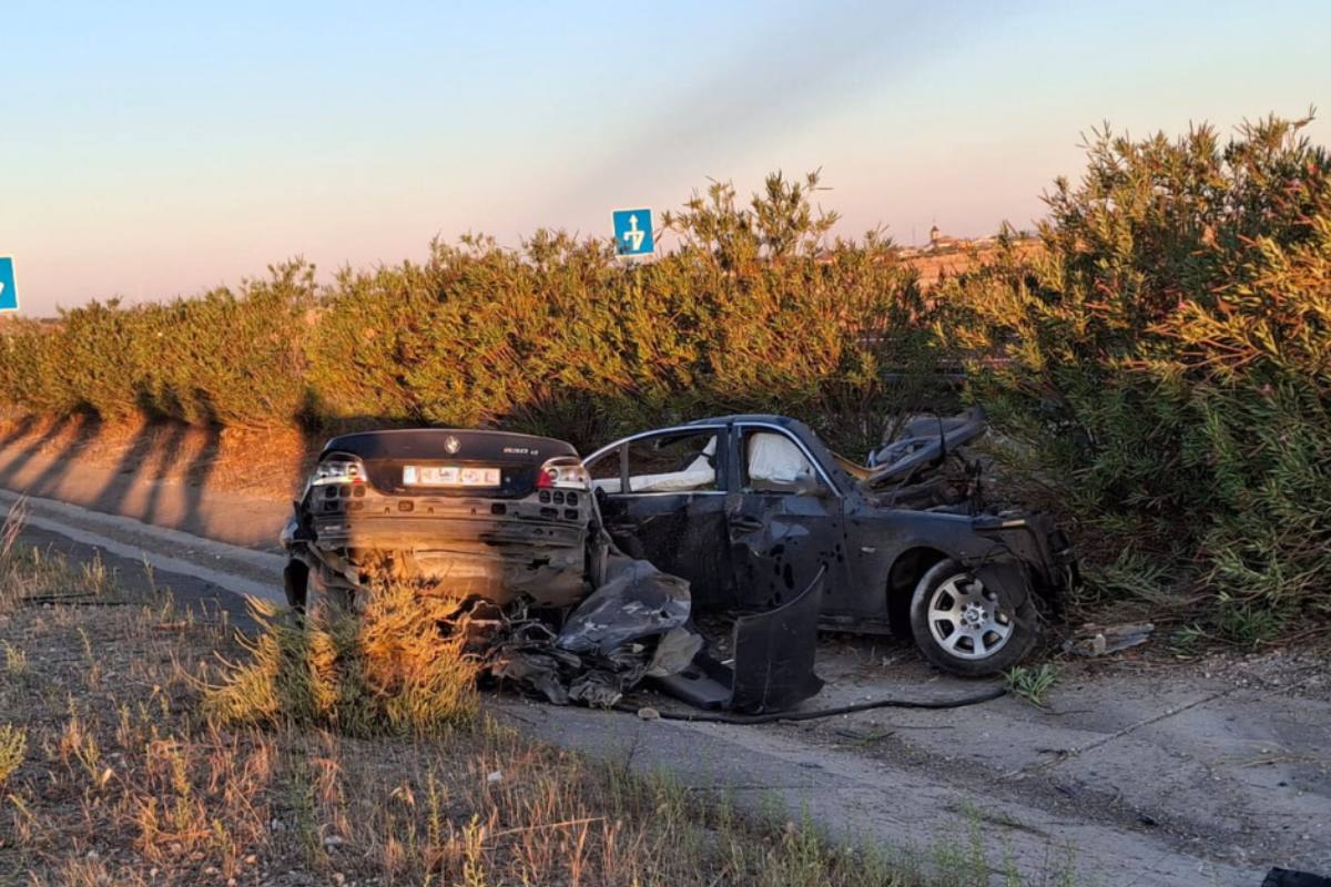 Imagen de dos vehículos implicados en el accidente