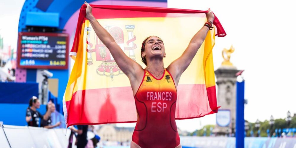 Marta Francés consigue la medalla de plata en el triatlón femenino PTS4 Juegos Paralímpicos París 2024. © David Ramírez / CPE.