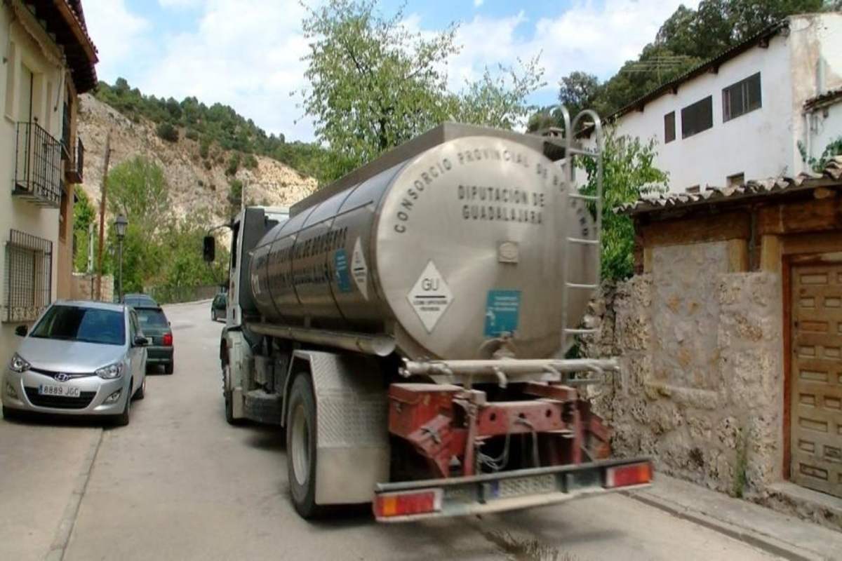 Los 35 pueblos de la mancomunidad del Tajuña se quedan sin agua potable. Europa Press (FOTO DE ARCHIVO)