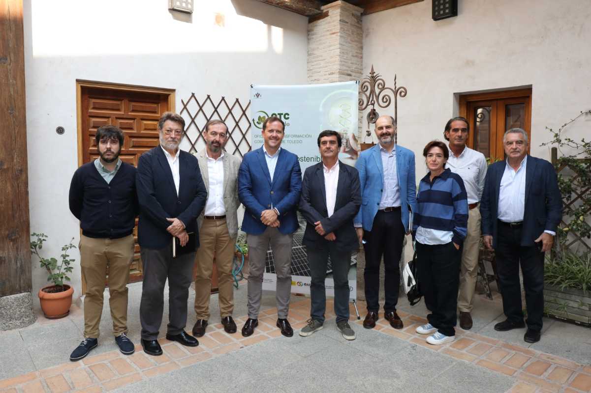 Reunión entre el Ayuntamiento de Toledo y la Junta Directiva de la Asociación 'Comunidad Energética Casco Histórico Ciudad de Toledo'.