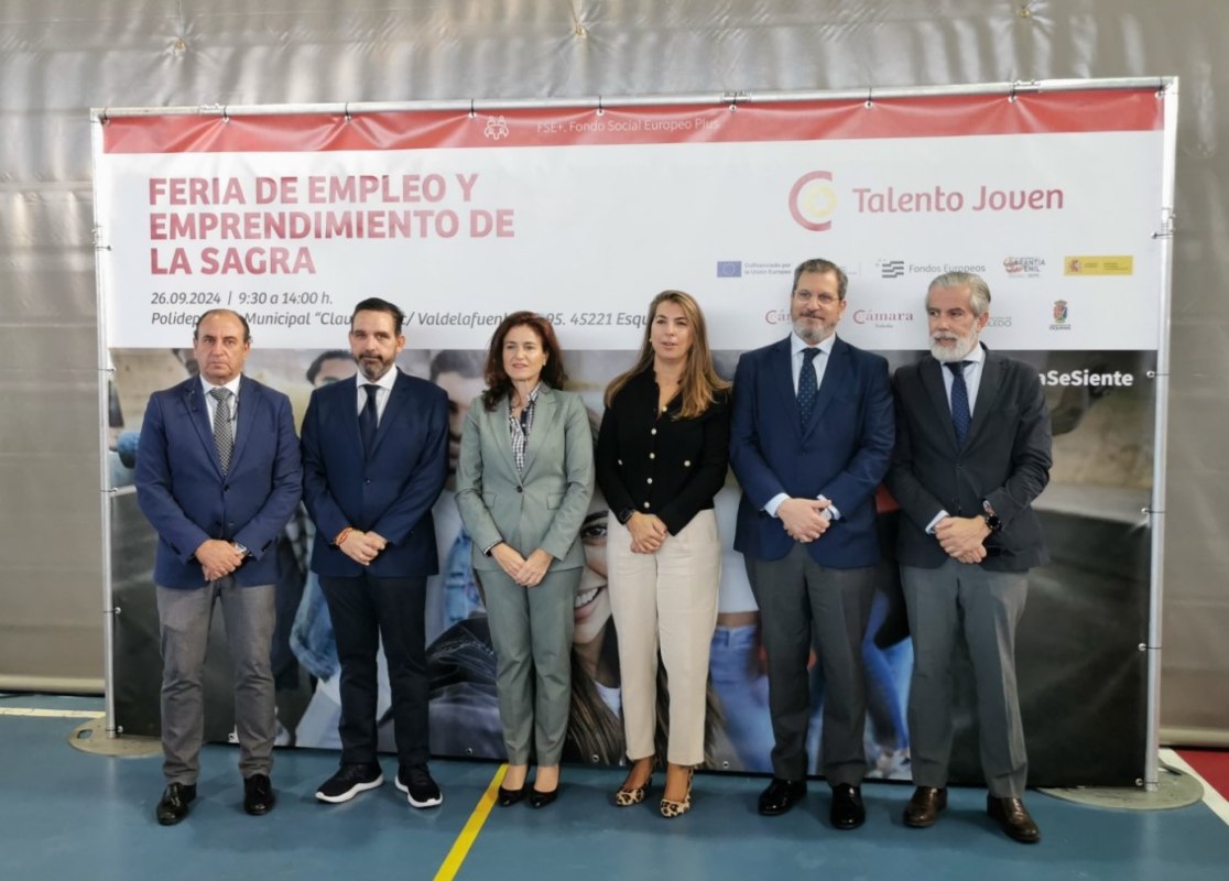 Foto de familia de la Feria del Empleo y el Emprendimiento de la Sagra.