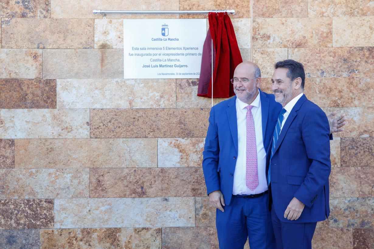 El vicepresidente Martínez Guijarro, durante la inauguración de la sala inmersiva de ‘Finca La Pontezuela’.