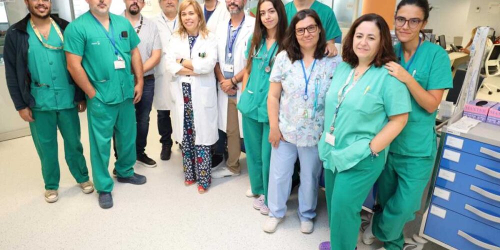 El equipo que ha llevado a cabo la nueva terapia con un bebé en el Hospital Universitario de Toledo.