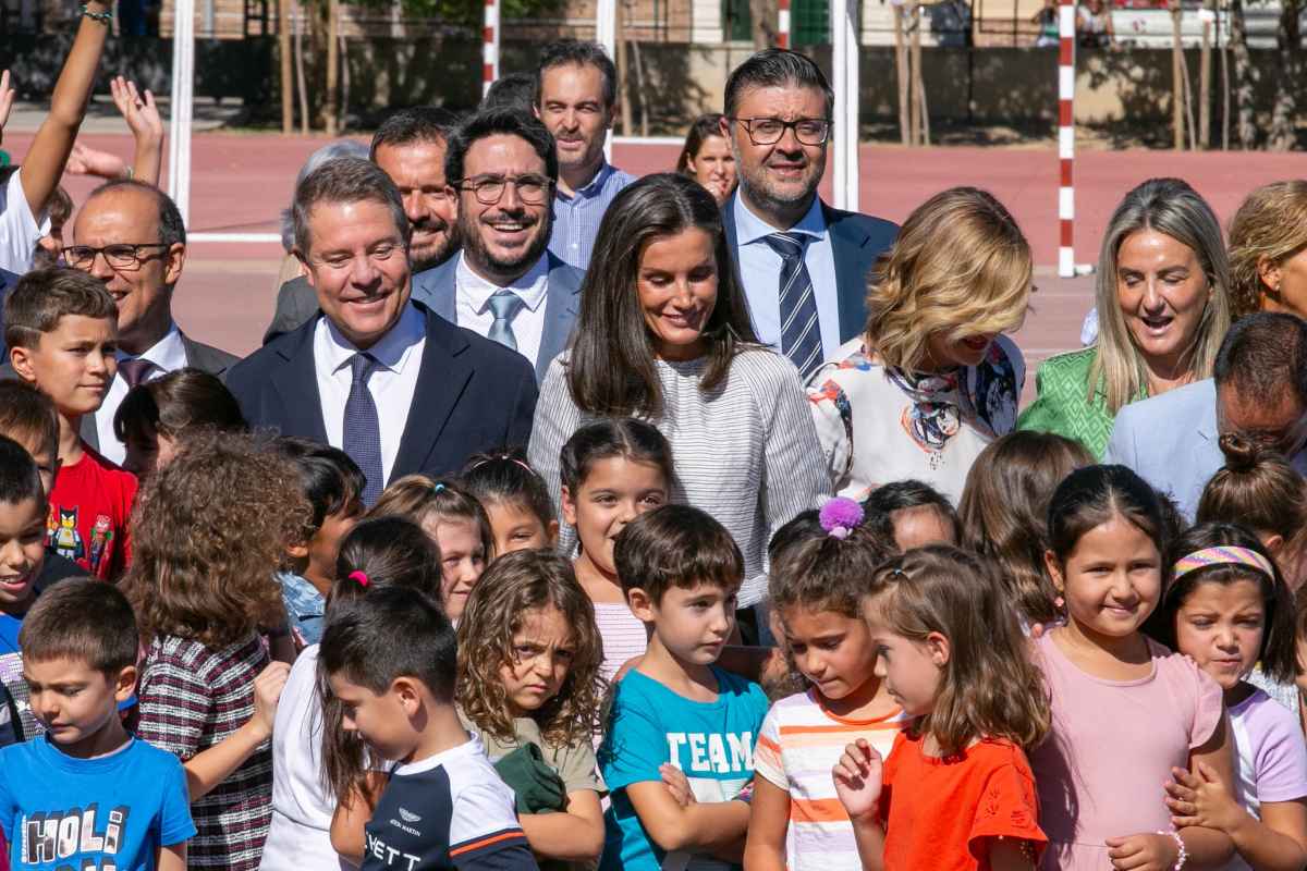 Inicio de curso en el ‘Maestra Plácida Herranz’ de Azuqueca con la reina Letizia.