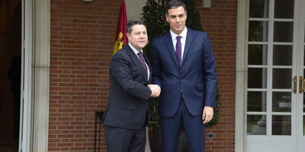 El presidente del Gobierno, Pedro Sánchez, va a recibir al titular del Ejecutivo de Castilla-La Mancha, Emiliano García-Page.