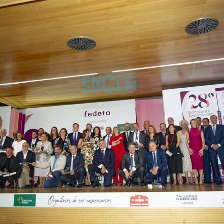 Foto de familia de los XXVIII Premios Fedeto. Foto: Rebeca Arango.