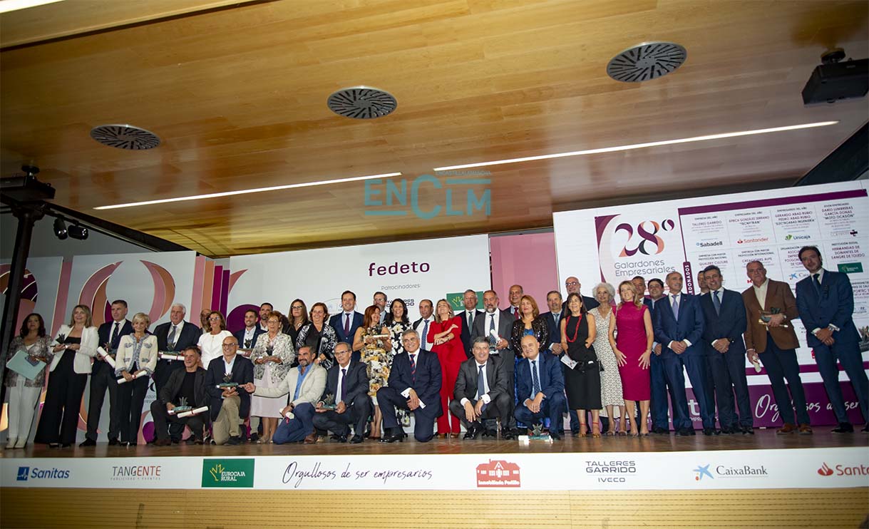 Foto de familia de los XXVIII Premios Fedeto. Foto: Rebeca Arango.