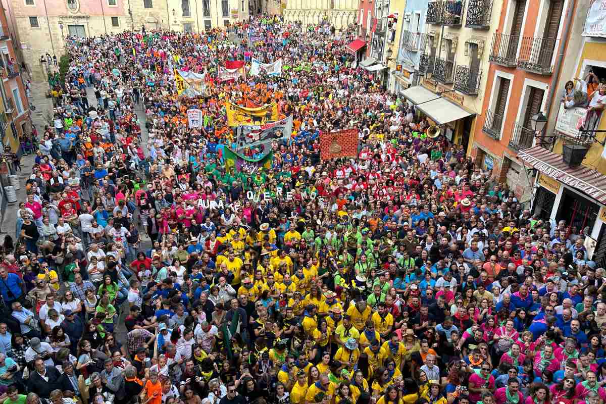 Desfile de peñas y pregón de San Mateo, en Cuenca.