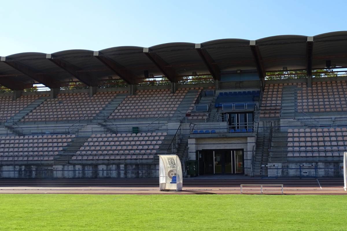 Imagen del graderío del estadio Rey Juan Carlos de Ciudad Real