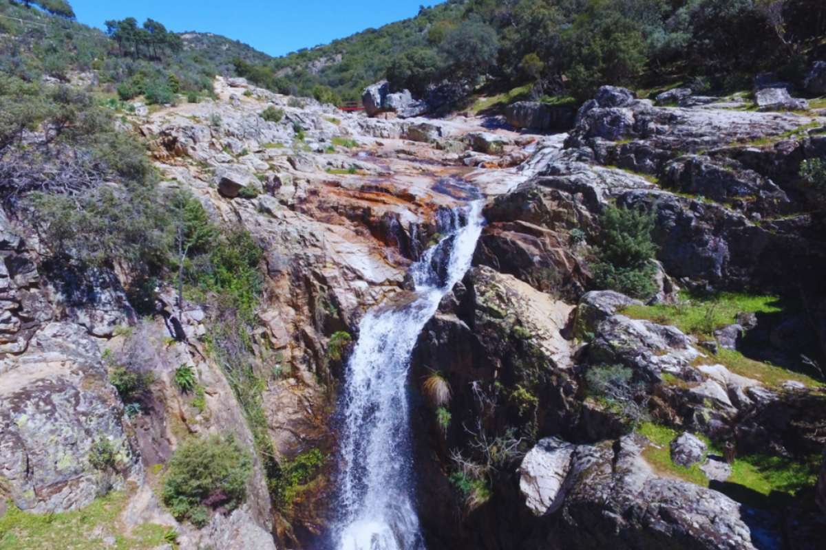 La cascada de La Batenera en la ruta de Las Lastras de Fuencaliente