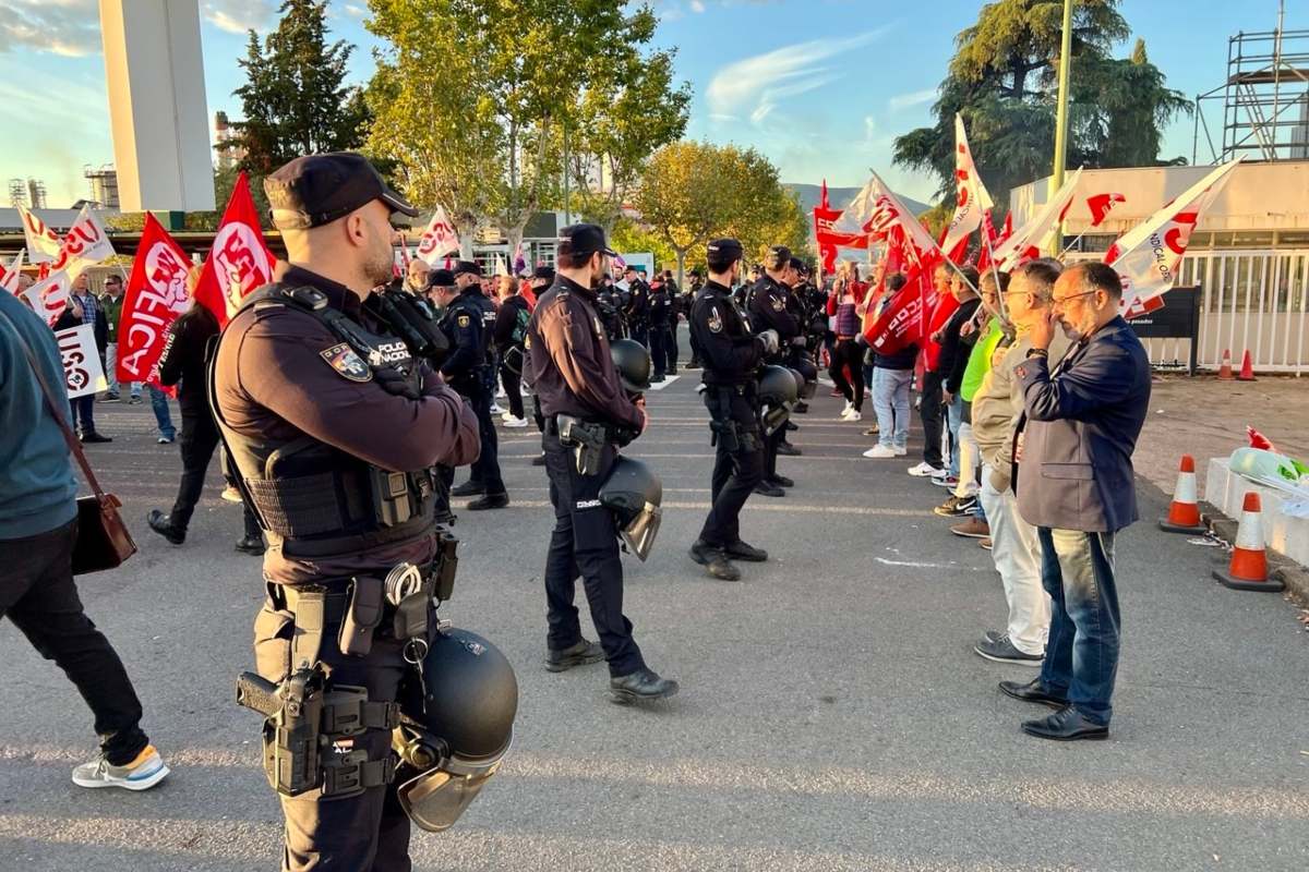 La totalidad de la plantilla de Navec en Puertollano secunda la huelga indefinida contra el ERE