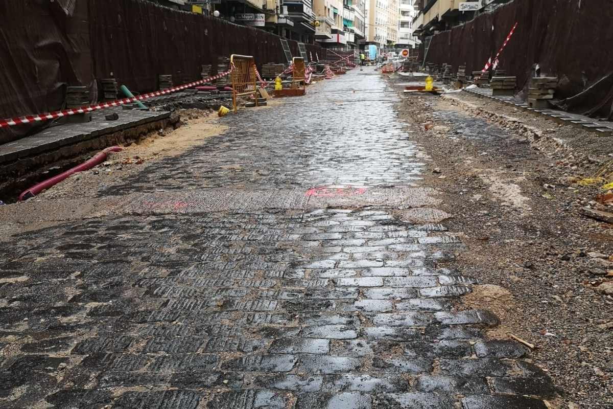 Piden al Ayuntamiento de Ciudad Real recuperar el antiguo adoquinado aparecido en las obras de peatonalización