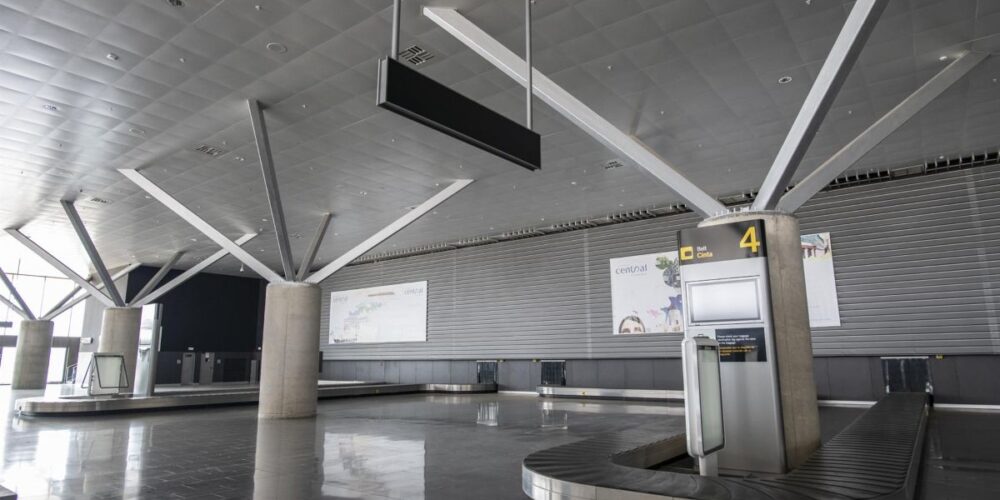 Sala de recogida de maletas en el Aeropuerto de Ciudad Real. - Eusebio García del Castillo-EP.