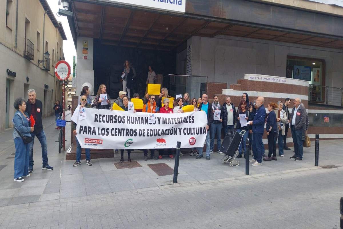 Movilización de personal labora de Educación en la delegación de Guadalajara