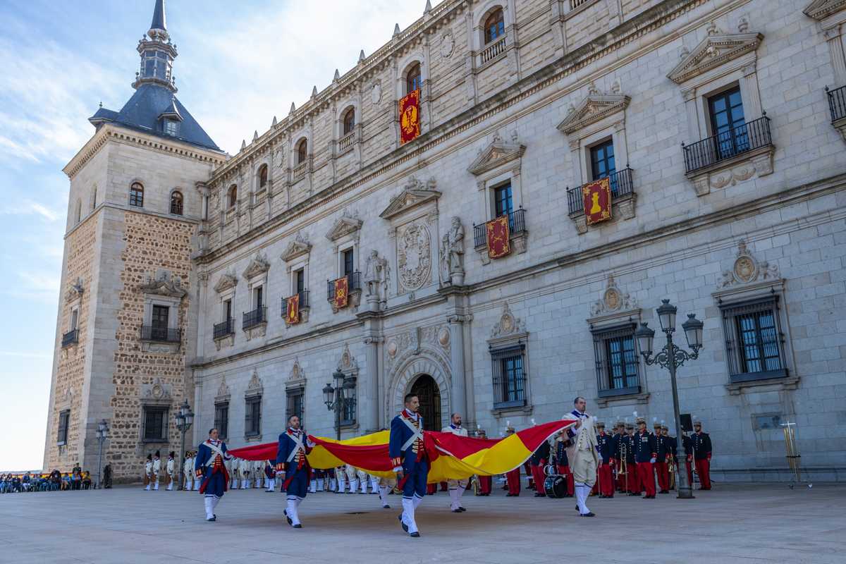 La ceremonia se ha llevado a cabo en la explanada norte del Alcázar de Toledo. Foto: EFE/Ángeles Visdómine