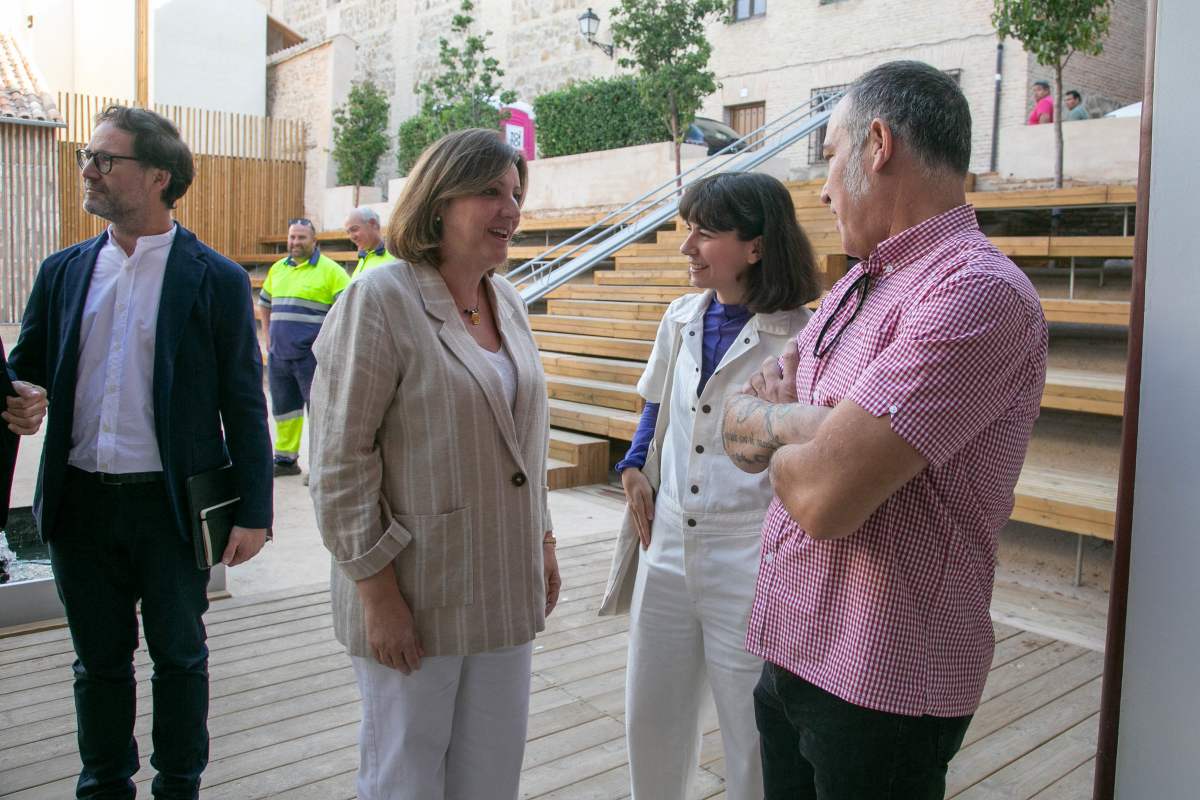 Patricia Franco, llegando al Salón Rico para presentar Farcama 2024.