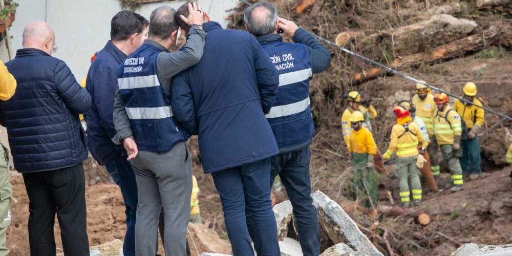 El presidente de Castilla-La Mancha, Emiliano García-Page, ha visitado, en Letur, la zona devastada tras el paso de la Dana.