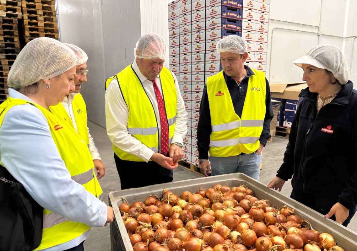 El consejero de Agricultura, Ganadería y Desarrollo Rural, Julián Martínez Lizán.