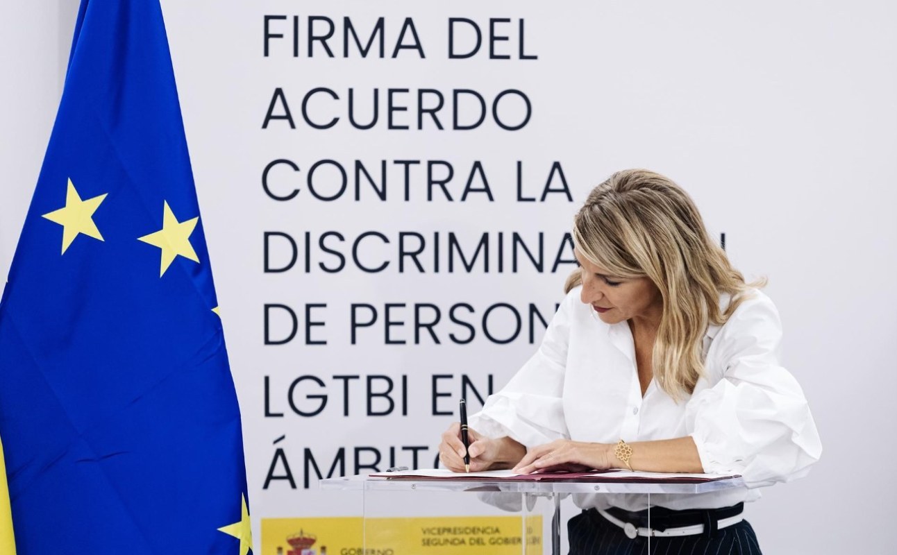 Yolanda Díaz, durante la firma del acuerdo contra la discriminación de las personas LGTBI en el ámbito laboral. Foto: Carlos Luján-EP.