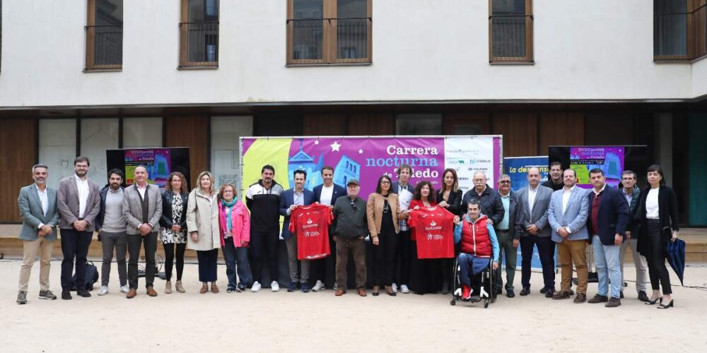 Foto de grupo de la Noctuna de Toledo.