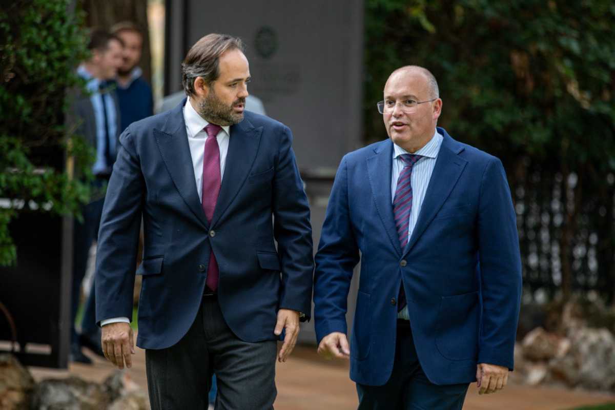 El presidente del PP de Castilla-La Mancha, Paco Núñez, y el portavoz del PP en el Congreso, Miguel Tellado.