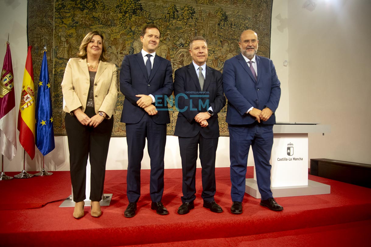 Patricia Franco, Carlos Velázquez, Emiliano Garcia-Page y José Luis Martínez Guijarro.