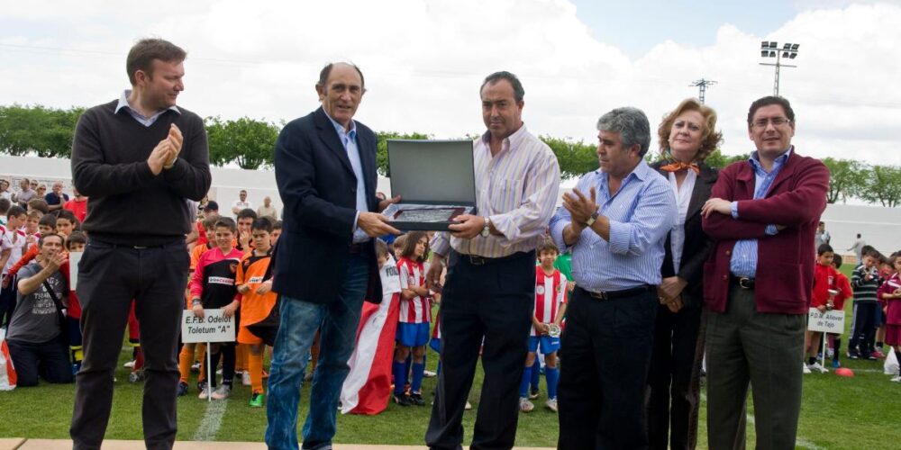 El que fuera gran jugador del Madrid, Pirri, en la clausura de la última edición del torneo.