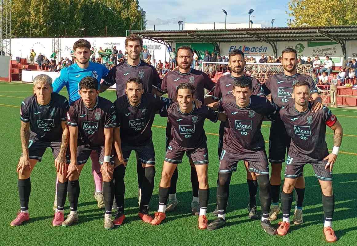 Formación del Toledo que ganó en Las Pedroñeras. Foto: CD Toledo.