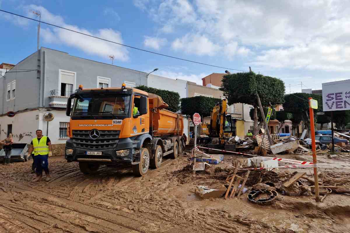 Medios de la Diputación de Guadalajara trabajando en Masanasa (Valencia)