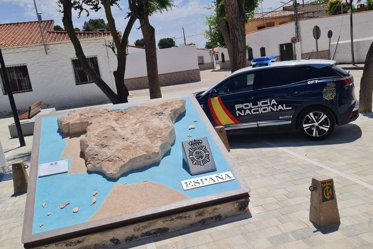 Imagen de un coche de la Policía Nacional en Alcázar de San Juan