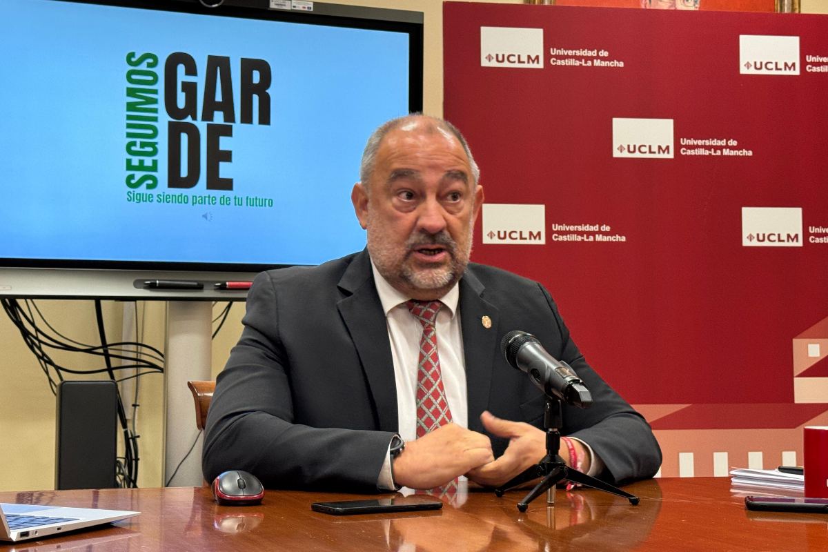 Julián Garde durante la presentación de su programa electoral para el periodo 2024-2030 en la UCLM