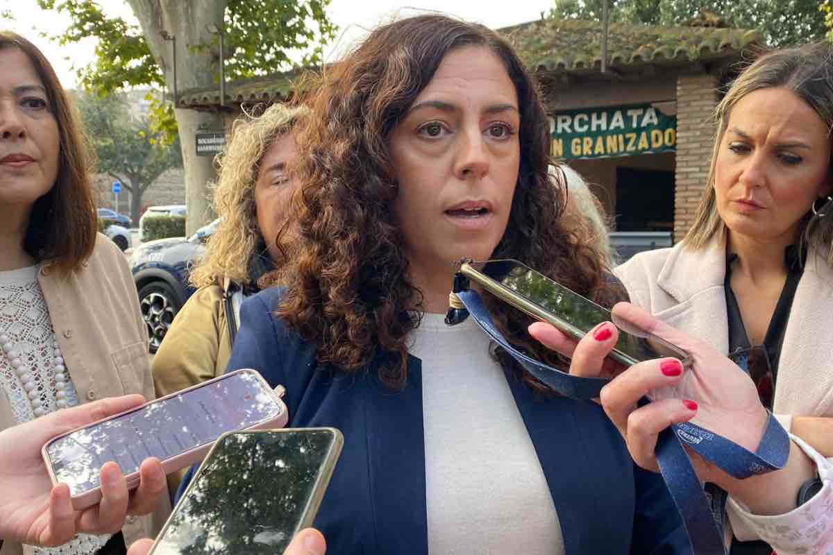 Noelia de la Cruz este martes en la concentración mensual contra la violencia machista en el paseo De la Vega.