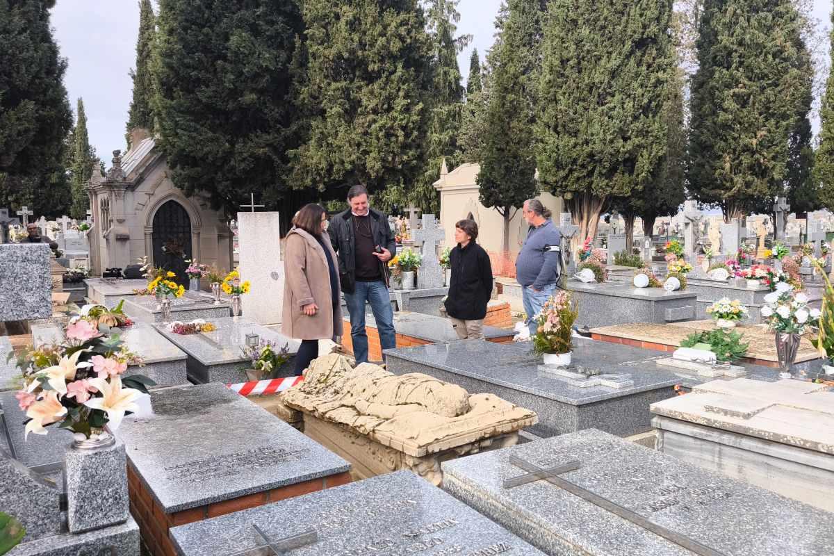 Trabajan en la restauración de una de las joyas del cementerio de Ciudad Real