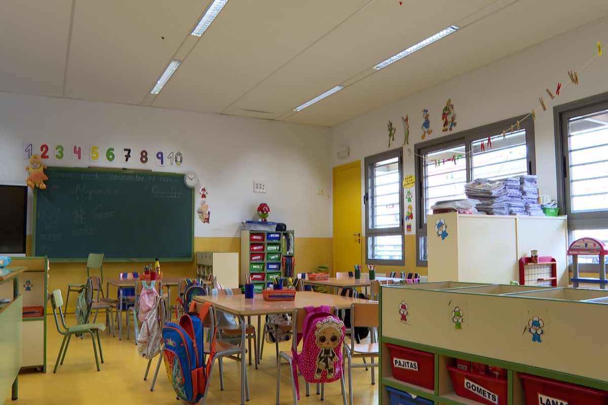 Aula del colegio 'Hermenegildo Moreno' de Villanueva de la Jara. - EUROPA PRESS.