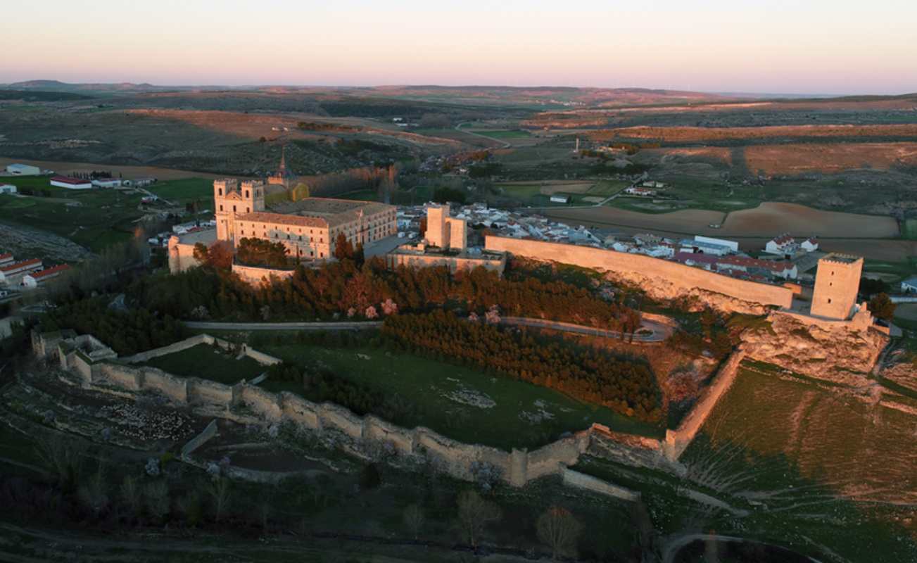 Castillo y monasterio de Uclés. Foto: Turismo Castilla-La Mancha.