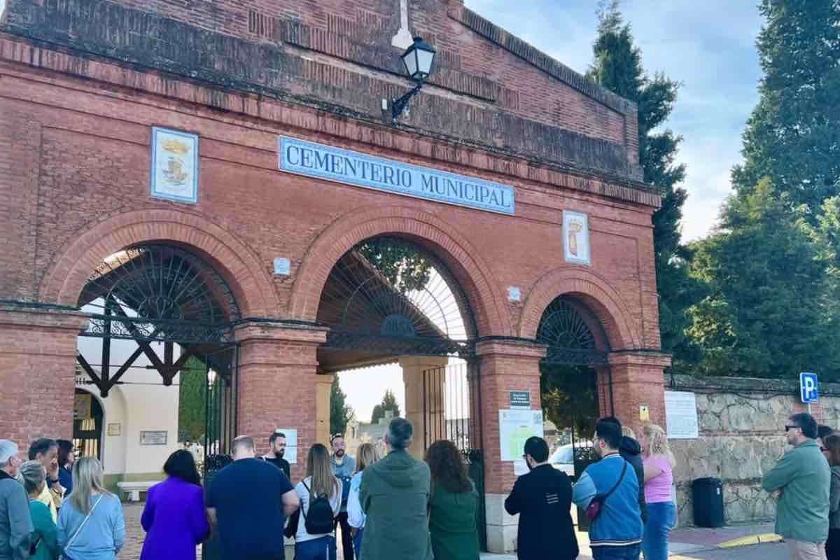 Cementerio de Talavera durante una de las visitas/Foto: @oculturatalavera