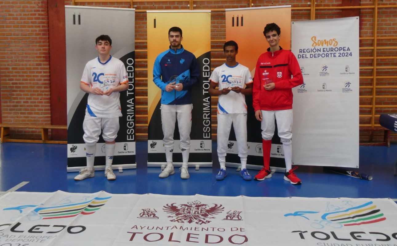 Podio masculino del primer torneo del ranking regional de esgrima.