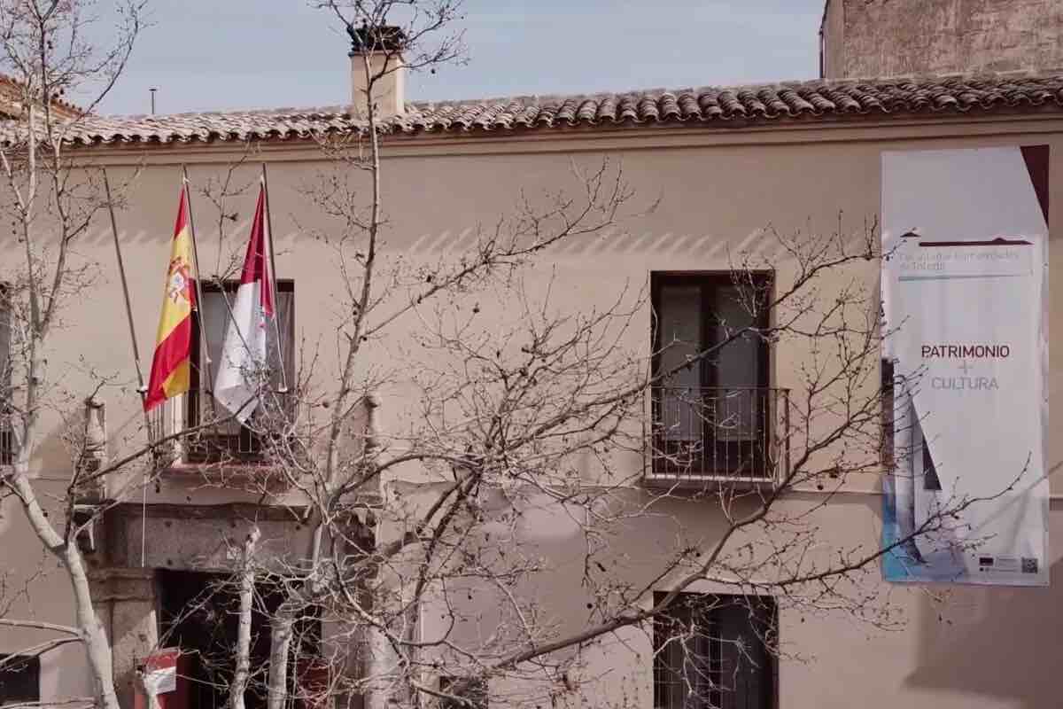 Fachada de la facultad de