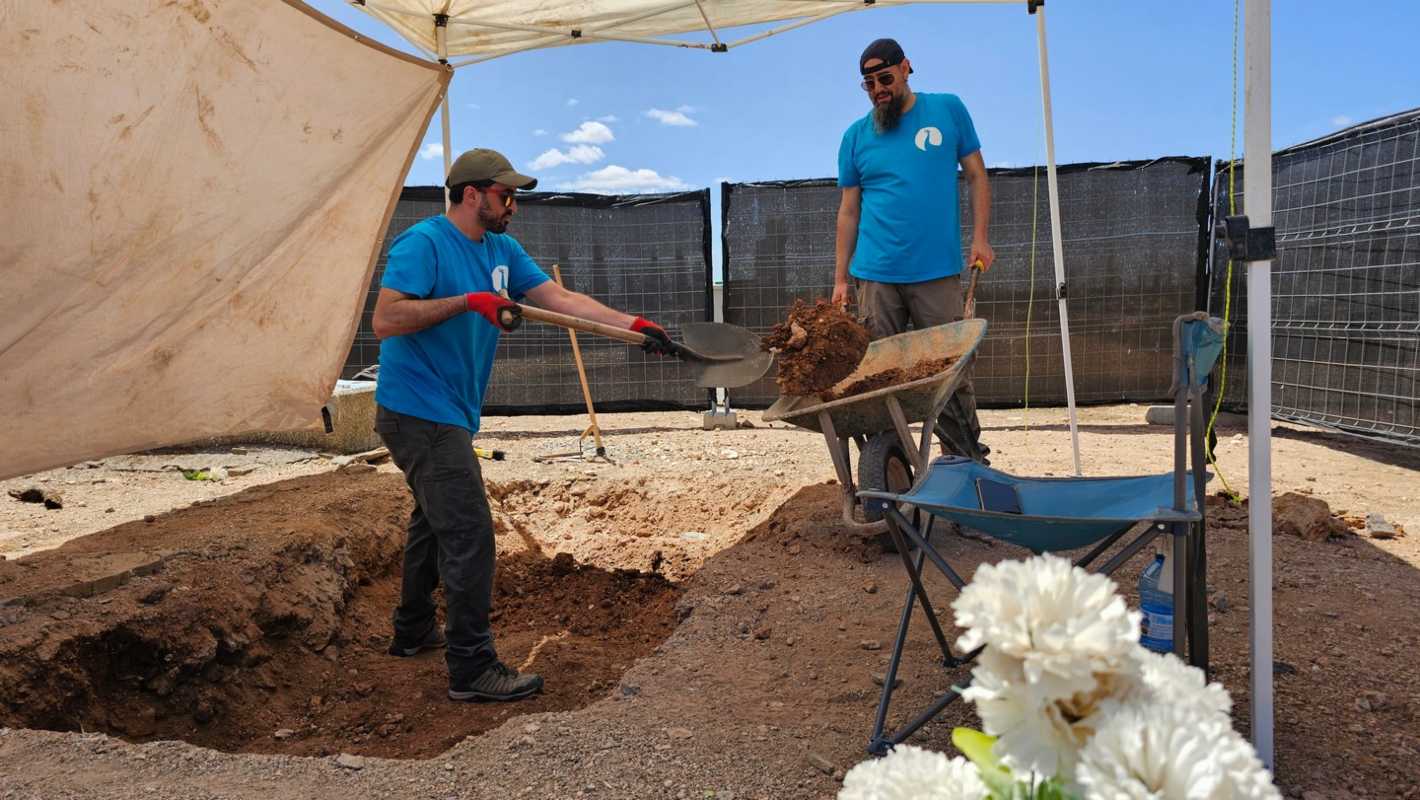 275.000 euros para seguir exhumando en la fosa de Manzanares.