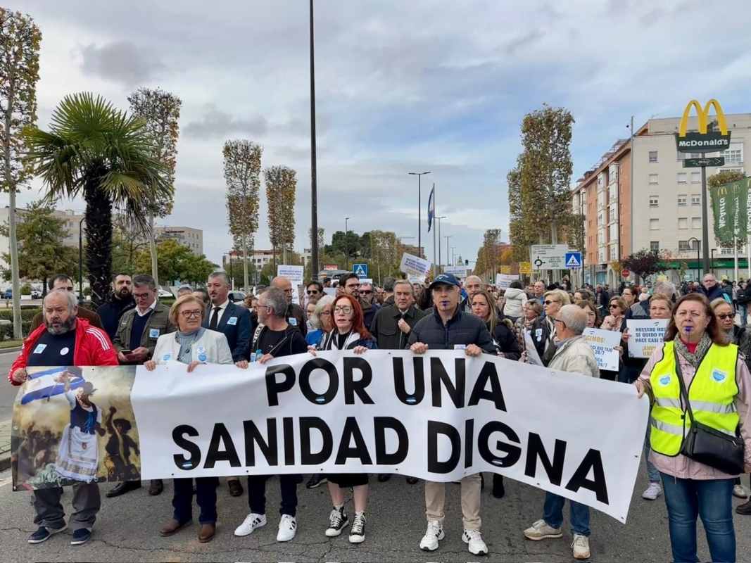 Medio millar de personas en la manifestación por la sanidad pública en Talavera.